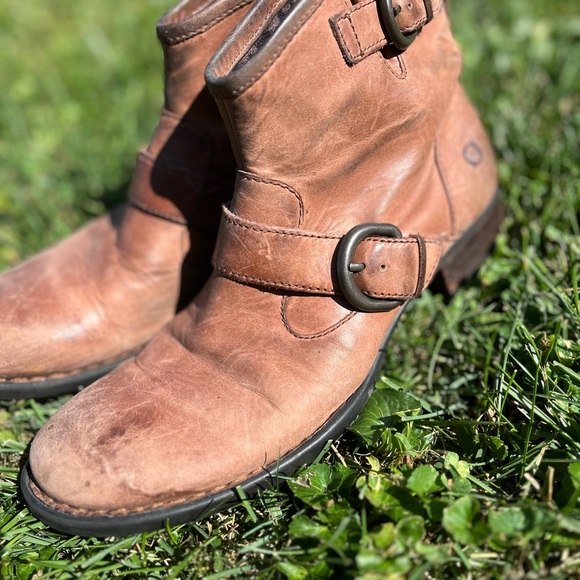 Born Leather Boots. 8 - Picture 5 of 11